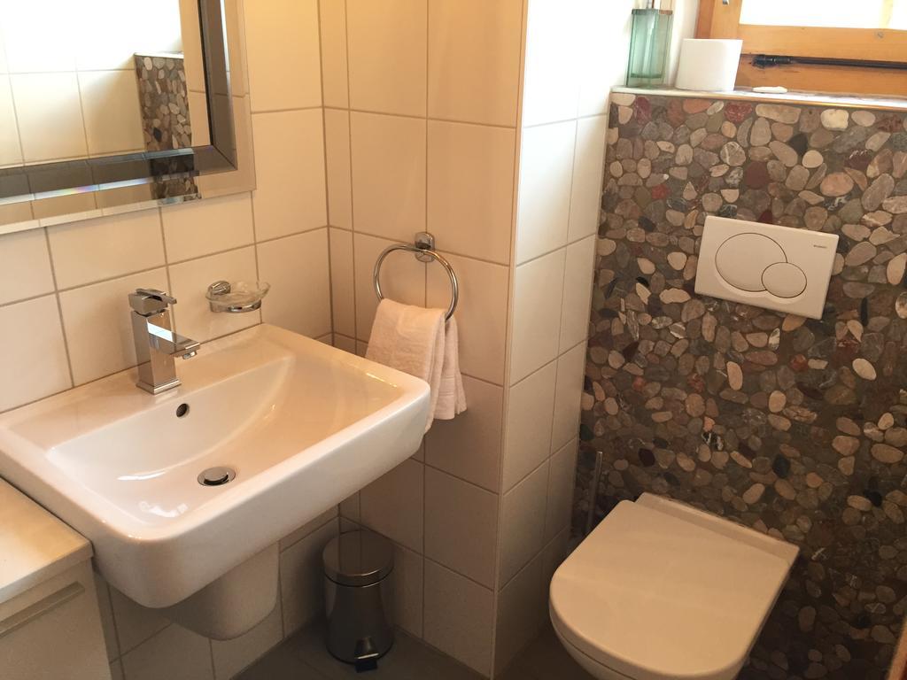 Chalet Charming Grächen Pokoj fotografie